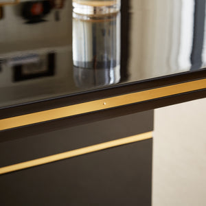 #BLACK/GOLD