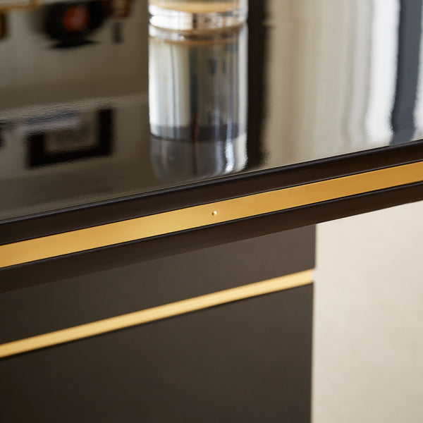 #BLACK/GOLD